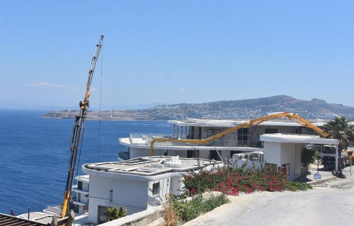 Bodrum\'da yasağa rağmen turizm sezonunda inşaatlar sürüyor