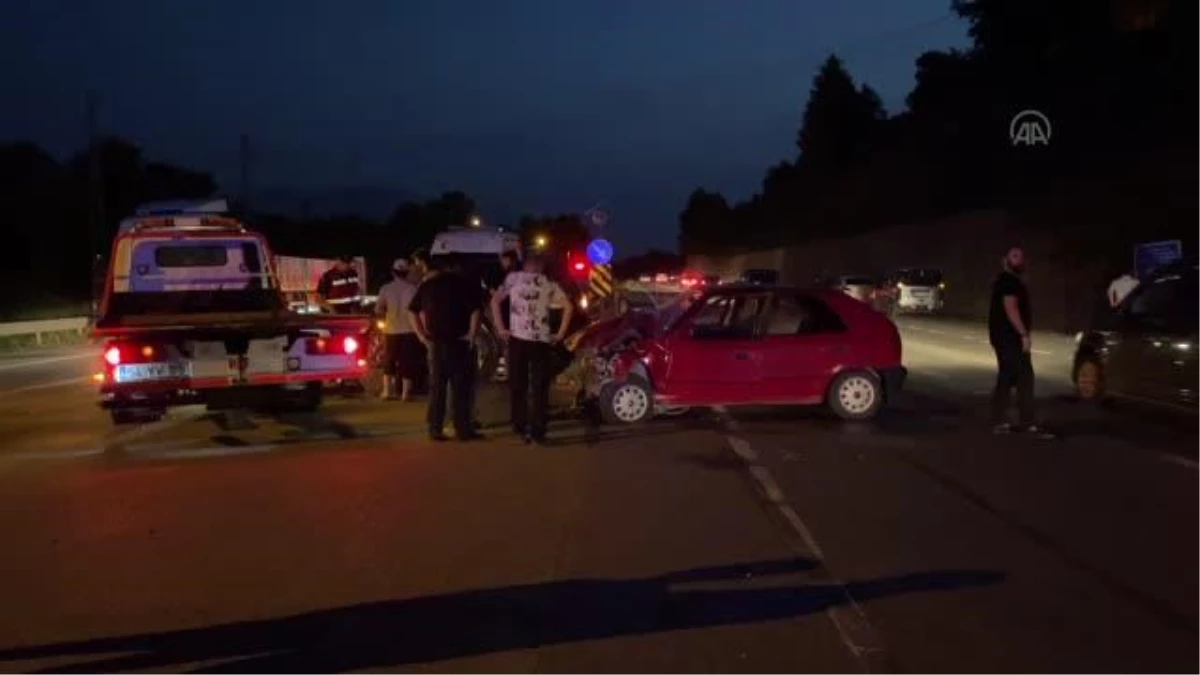 Son dakika haber | Ciple otomobilin çarpıştığı kazada 3 kişi yaralandı
