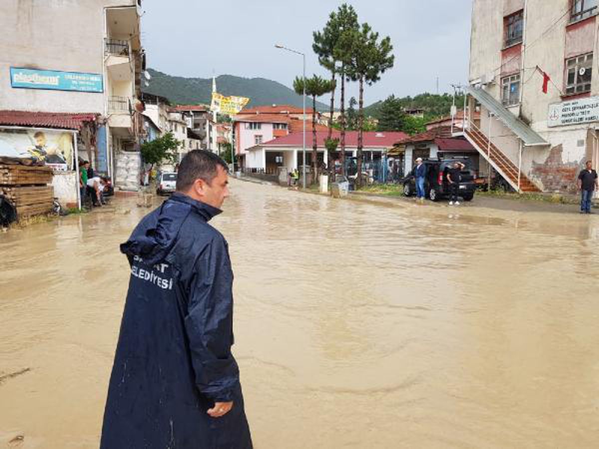 Çorum\'da sağanak etkili oldu, 10 evi su bastı