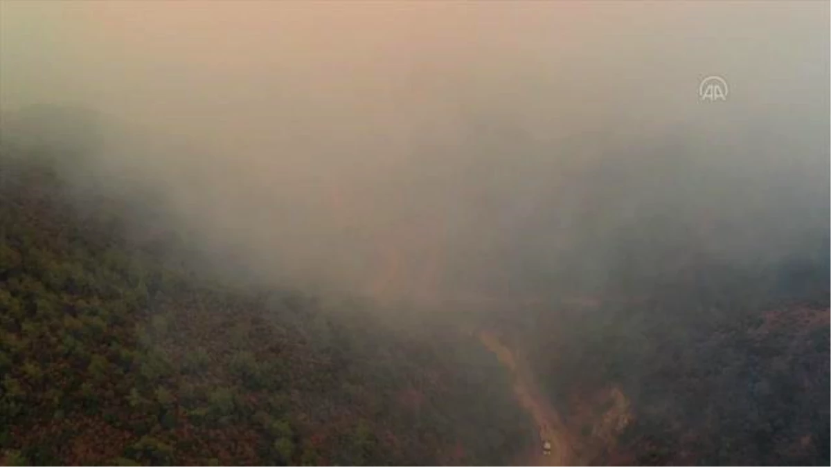 (DRONE) - Marmaris\'teki orman yangınına havadan ve karadan müdahale devam ediyor