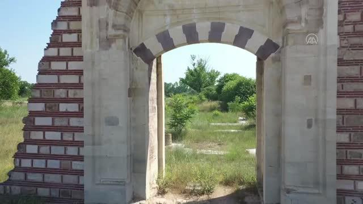 Edirne Sarayı\'nın kalıntılarında kazı çalışmaları sürüyor