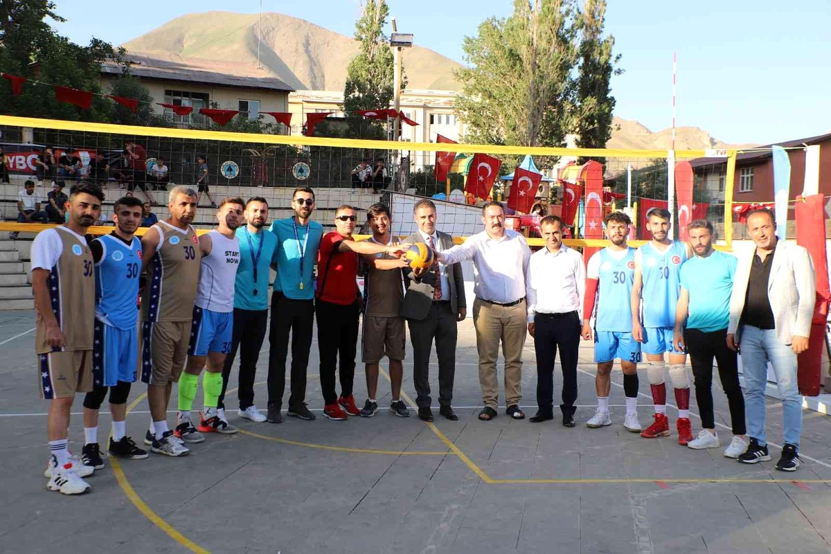 Hakkari\'de \'Sokak Voleybol Turnuvası\' başladı