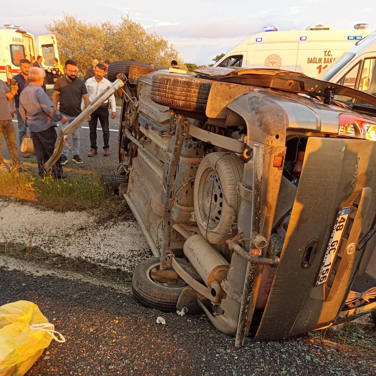Kastamonu\'da hafif ticari aracın devrilmesi sonucu 5 kişi yaralandı