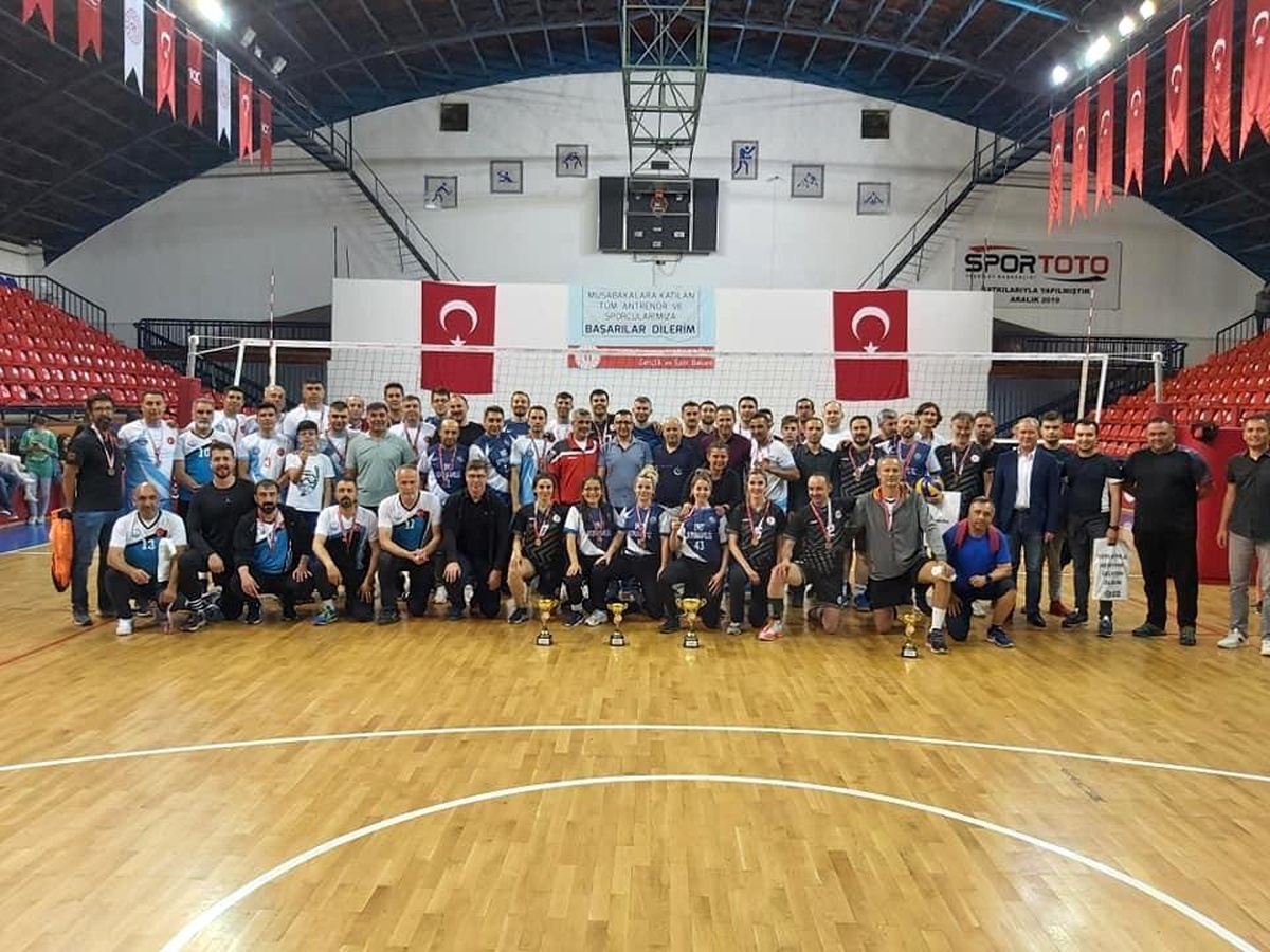 Kütahya\'da kurumlar arası voleybol turnuvası