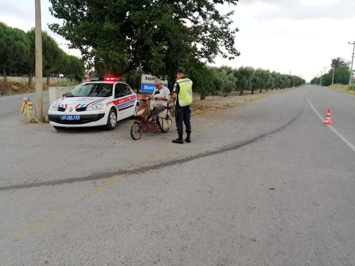 Manisa\'da motosiklet sürücülerine ceza yağdı