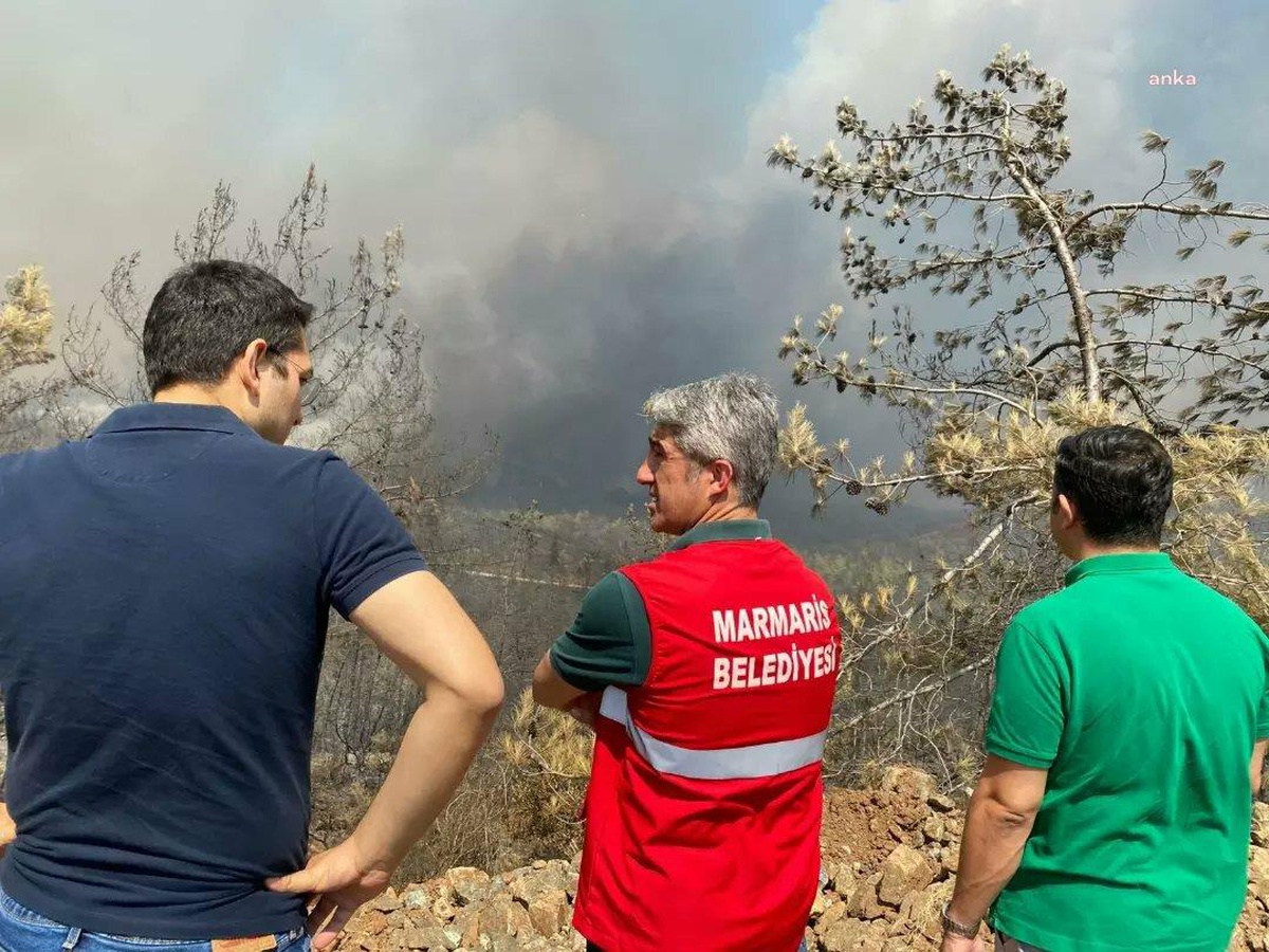 Marmaris Belediye Başkanı Oktay: "Yangınlara Müdahale İçin Gece Görüşlü Helikopter Desteği İstemiştik. Öğrendik Ki Envanterde Yokmuş"