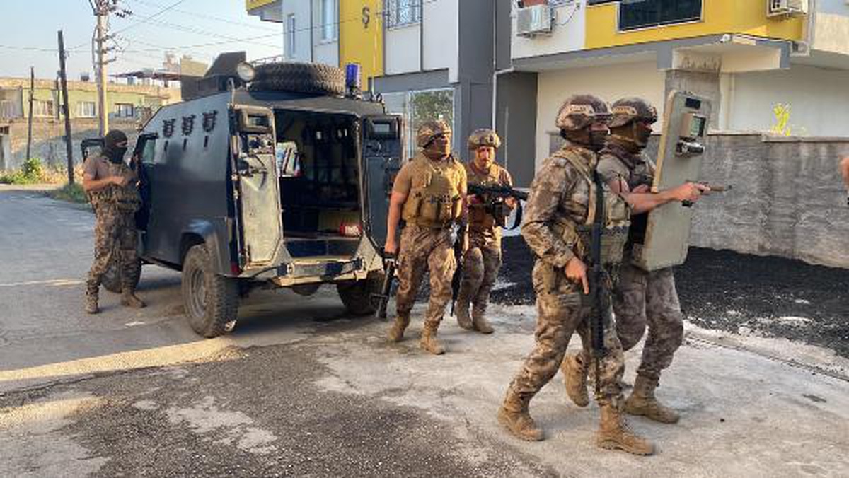 Son dakika haber: Osmaniye ve Adana\'da uyuşturucu satıcılarına operasyon: 9 gözaltı