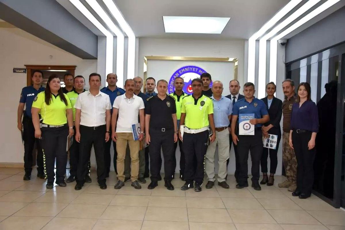 Sürücü kursunu başarıyla tamamlayan 362 emniyet personeline sertifika verildi