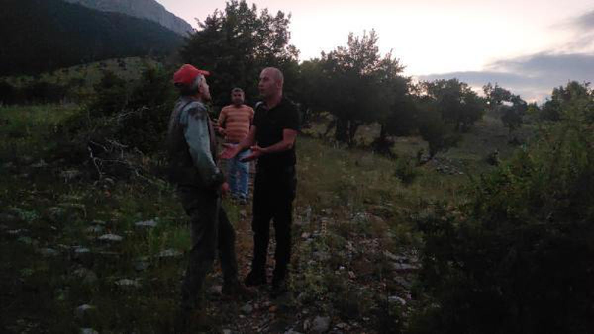 YEĞENİNİN ARAZİDE VURDUĞU AMCAYA, EKİPLER 2 KİLOMETRELİK YÜRÜYÜŞLE ULAŞTI