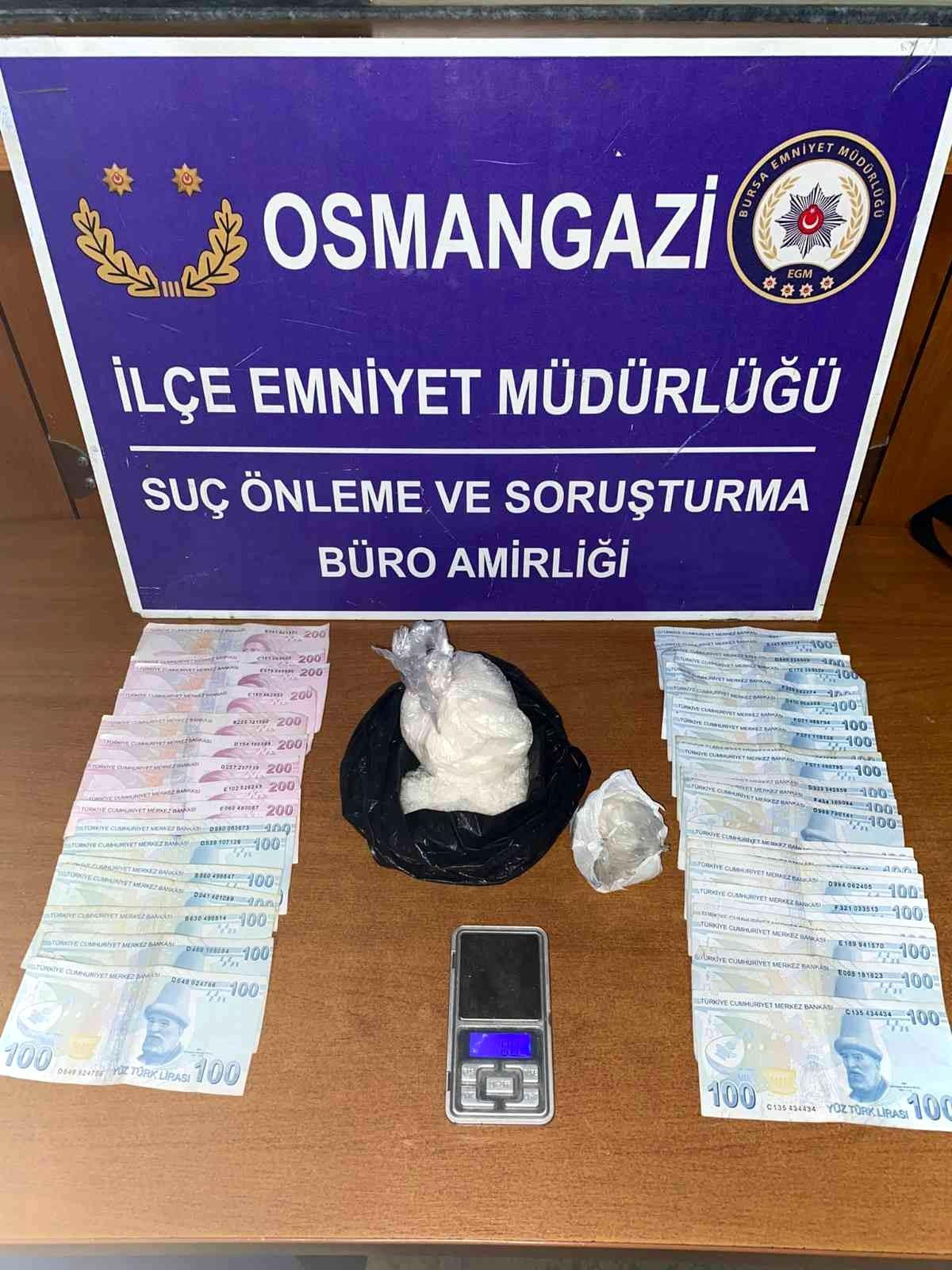 Zehir tacirleri Bursa polisinden kaçamadı