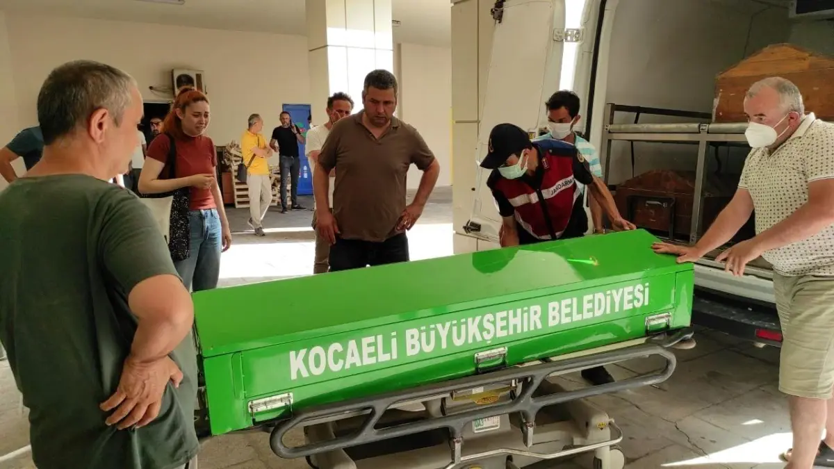 Son dakika haber... 22 yaşındaki Ali Kemal\'in cenazesi morga getirildi