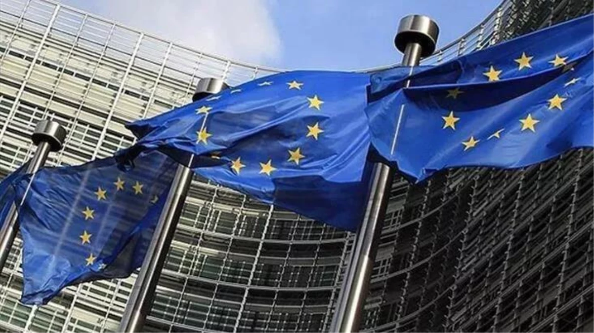 Avrupa Birliği\'ne üye olan 27 ülkenin liderleri Ukrayna ve Moldova\'ya "aday ülke" statüsü verilmesini onayladı