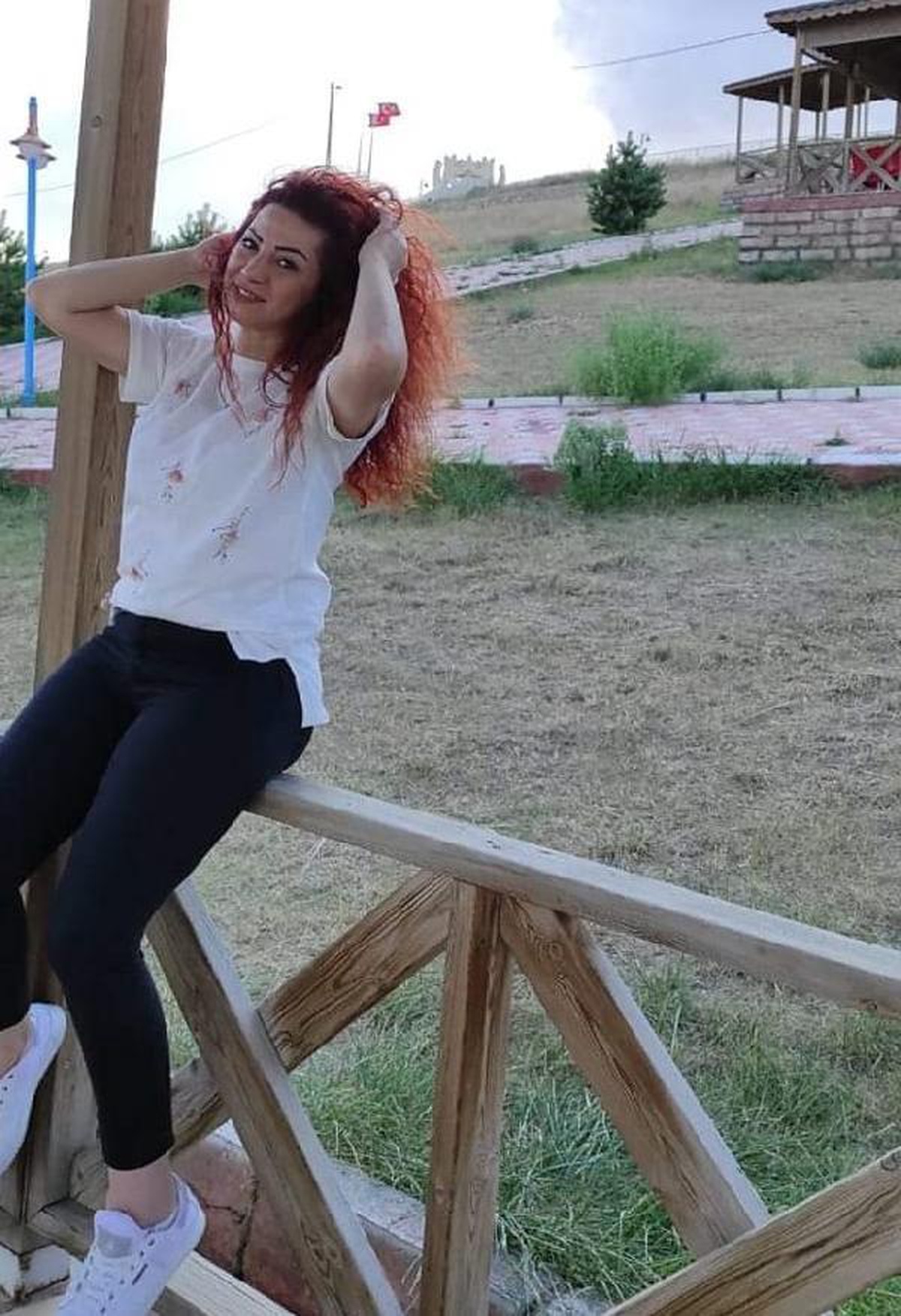 Alkollü sürücü, otomobille köprü korkuluklarına çarptı: 1 ölü, 1 yaralı