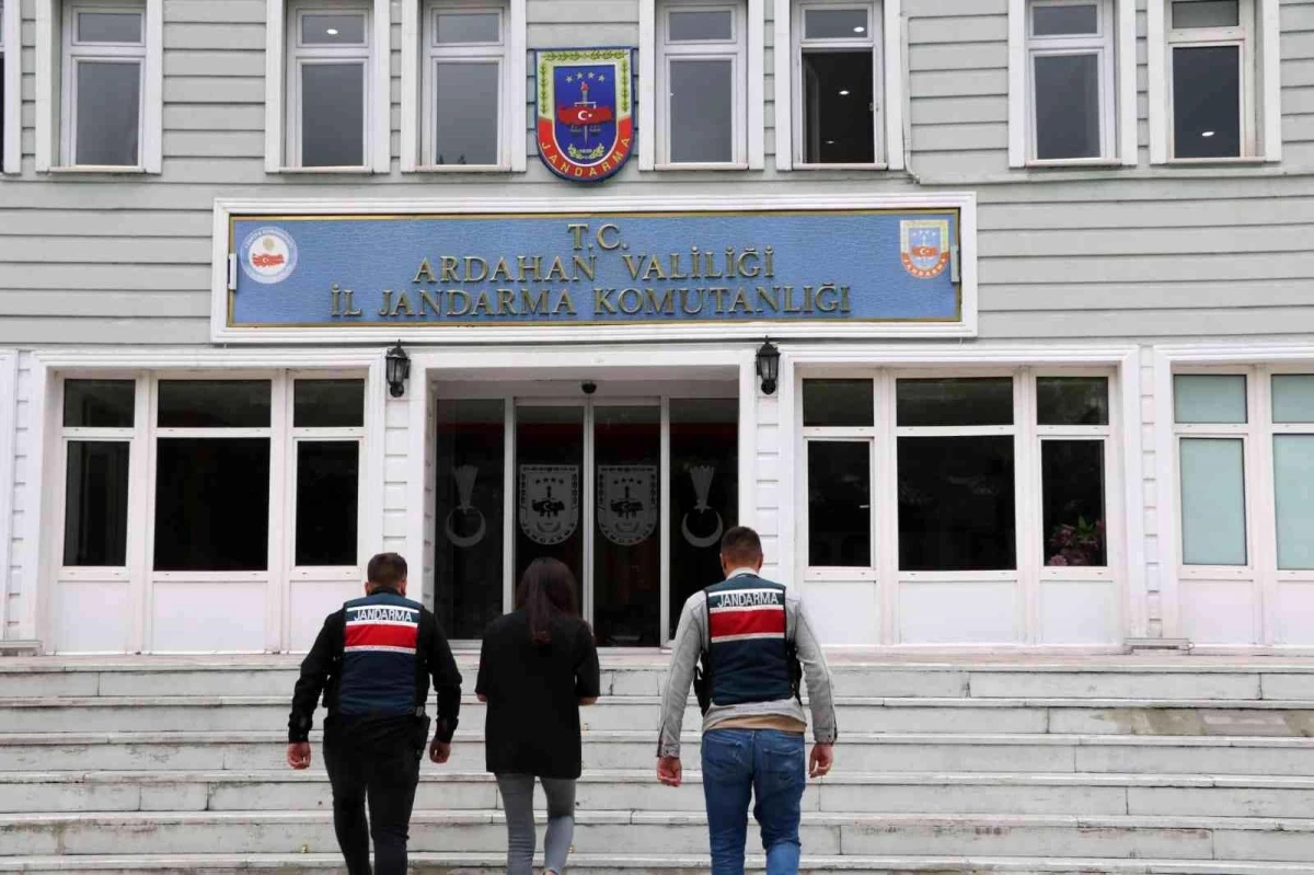 Ardahan\'da 7 yıl 6 ay hapis cezası ile aranan terör örgütü üyesi yakalandı