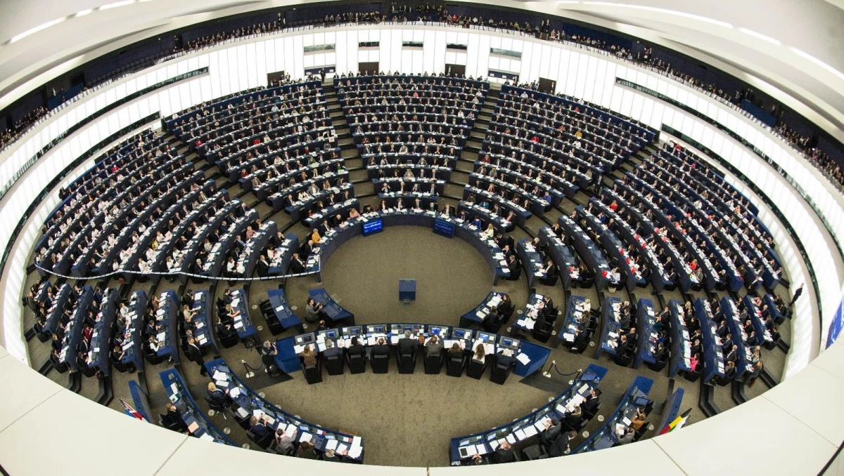 Avrupa Parlamentosu\'ndan Ukrayna ve Moldova\'ya AB aday statüsü verme çağrısı