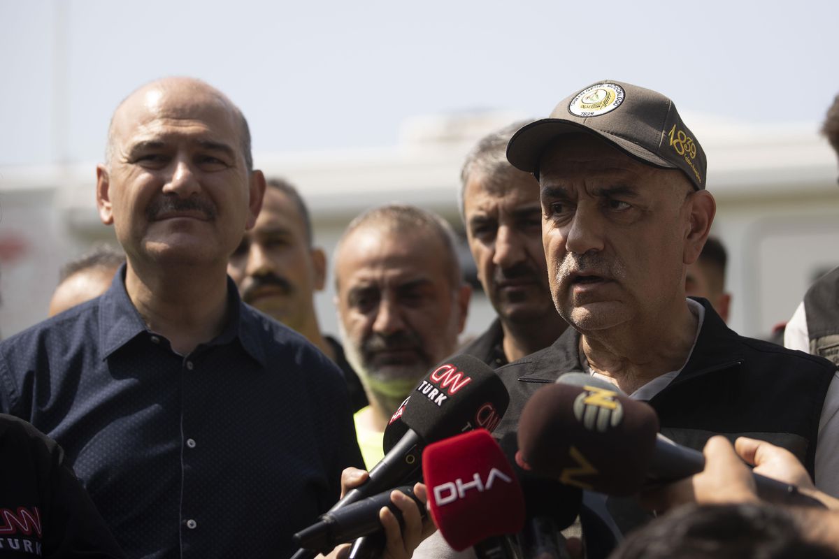 Son dakika haber! Bakanlar Kirişci ve Soylu, Marmaris\'teki yangınla ilgili açıklama yaptı (1)