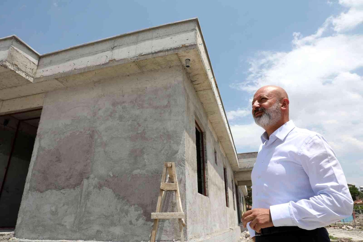 Başkan Çolakbayrakdar: "Sosyal odaklı projeler üretiyoruz"