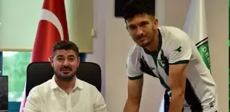 Denizlispor'da kaleci Hüseyin uzattı