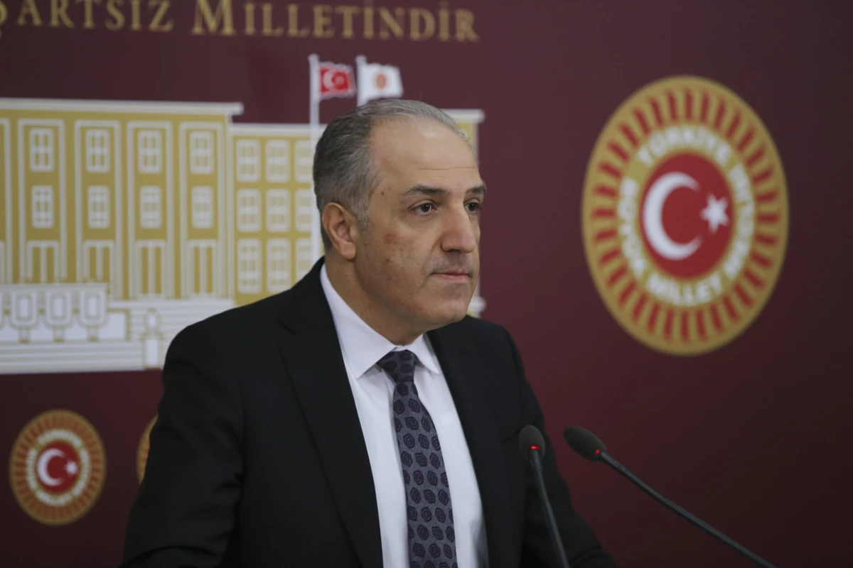 DEVA Parti\'li Yeneroğlu, Emniyet Genel Müdürü ve İçişleri Bakanını istifaya çağırdı