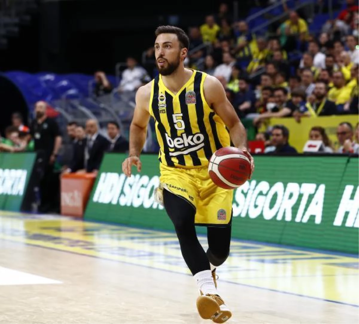 Fenerbahçe Beko, İsmet Akpınar\'ın sözleşmesini uzattı