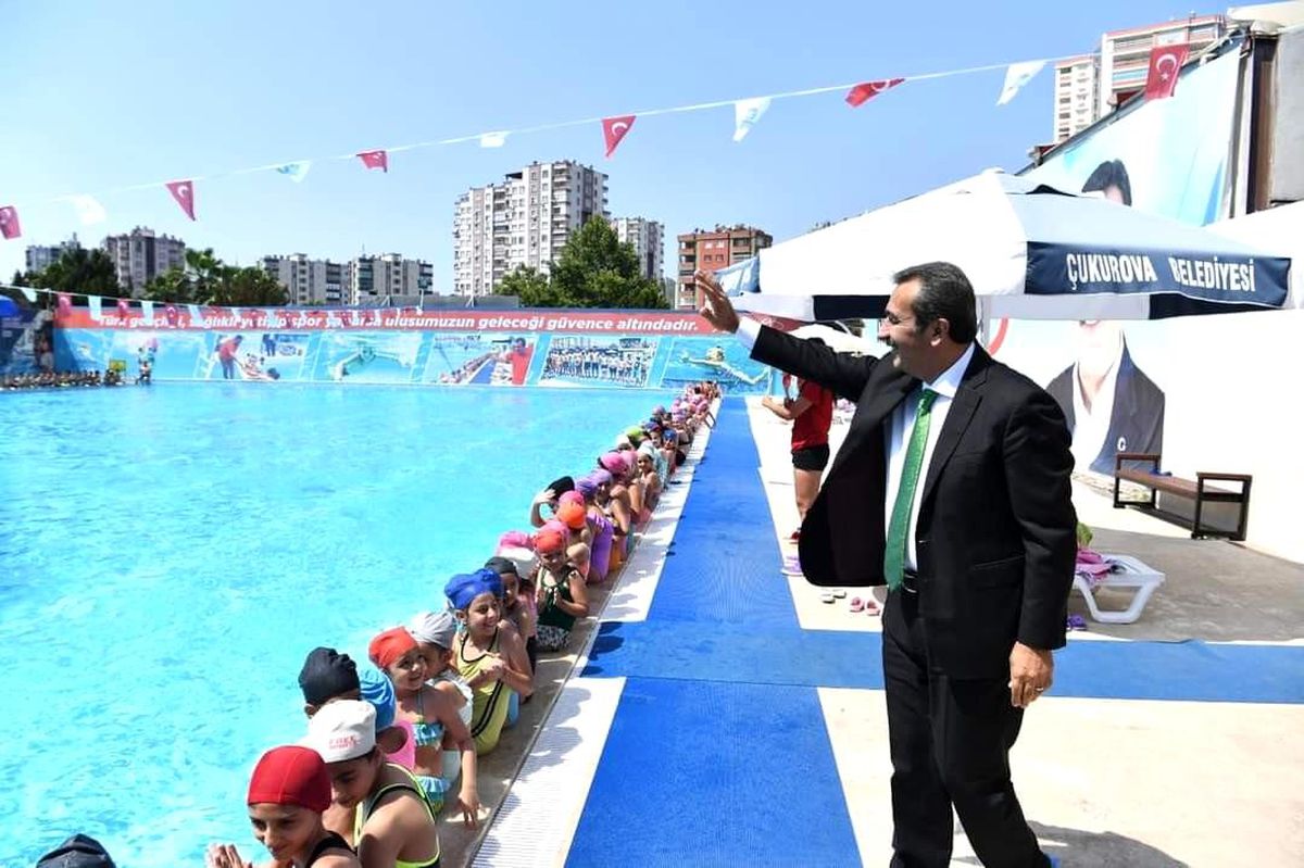 Havuzlar çocuklarla şenlendi