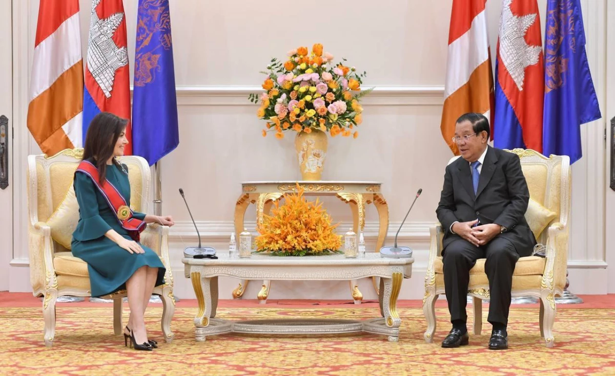 Kamboçya Başbakanı Hun Sen, Büyükelçi Ünlü\'ye Kraliyet nişanı tevcih etti