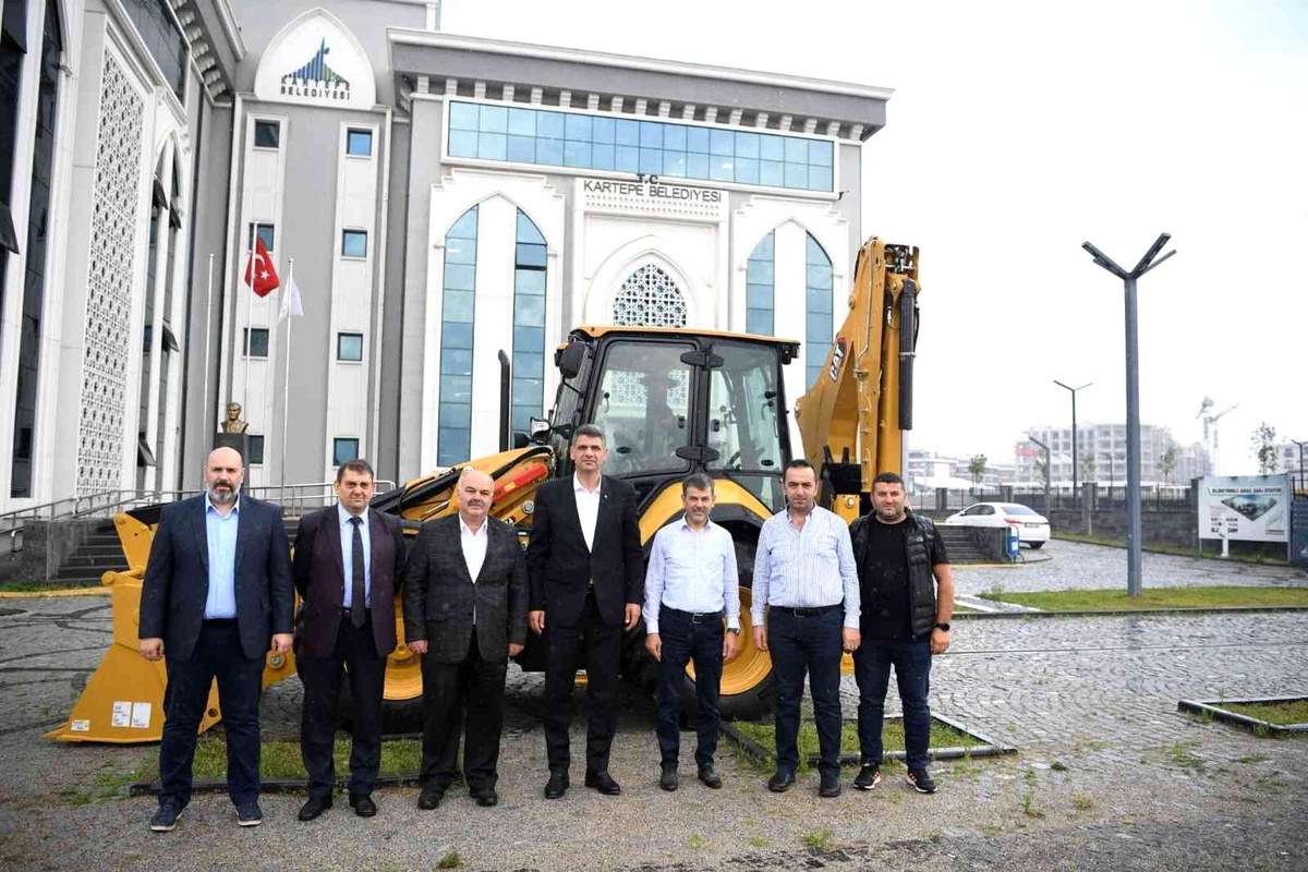 Kartepe\'nin araç filosuna kepçe dahil oldu