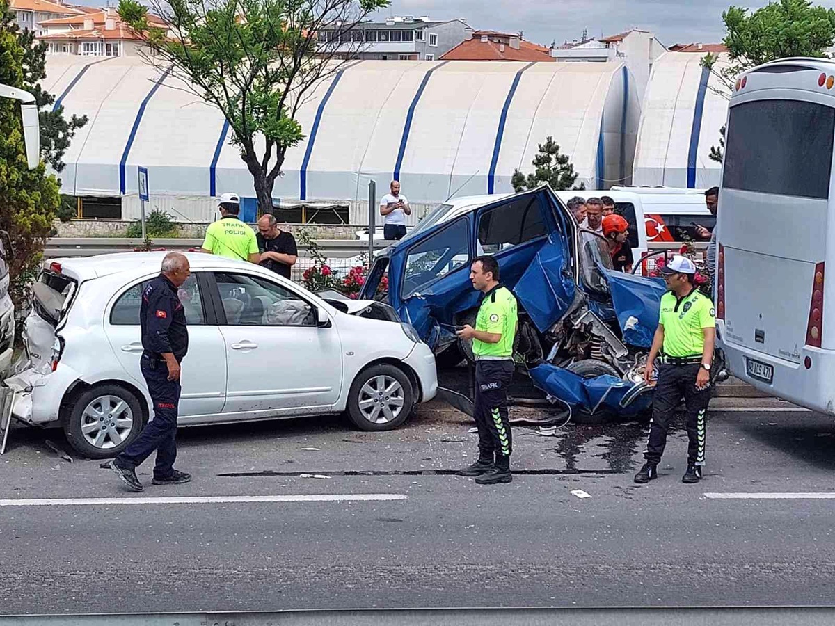 Son dakika... Kütahya\'da zincirleme trafik kazası: 3 yaralı