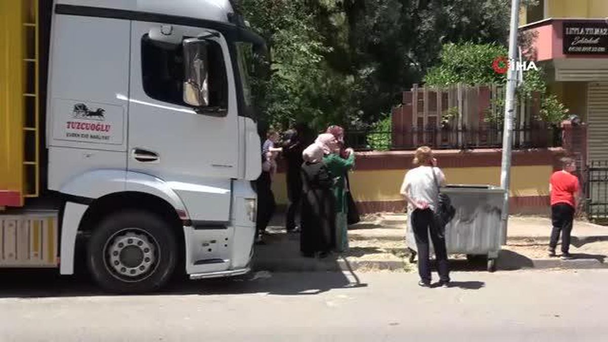 Ocakta unutulan yemek yangın çıkardı