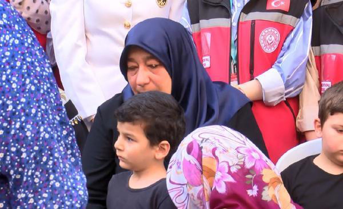 Son dakika haberi: Şehit Sercan Baş helallik için baba evine getirildi