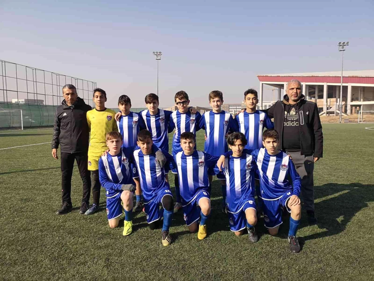 Sincan Belediyespor U14 Futbol Takımı namağlup şampiyon