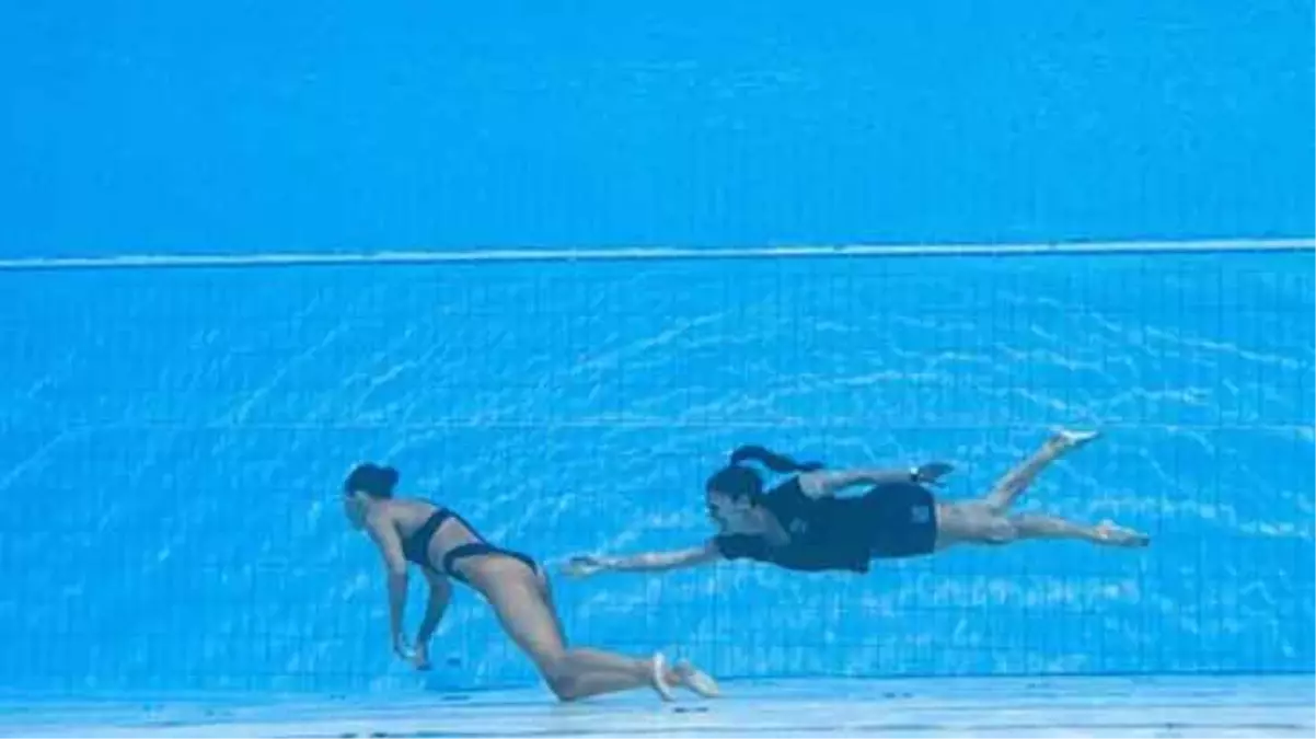 Dünya Şampiyonası\'nda korkutan olay! Genç sporcu suyun altında baygınlık geçirdi