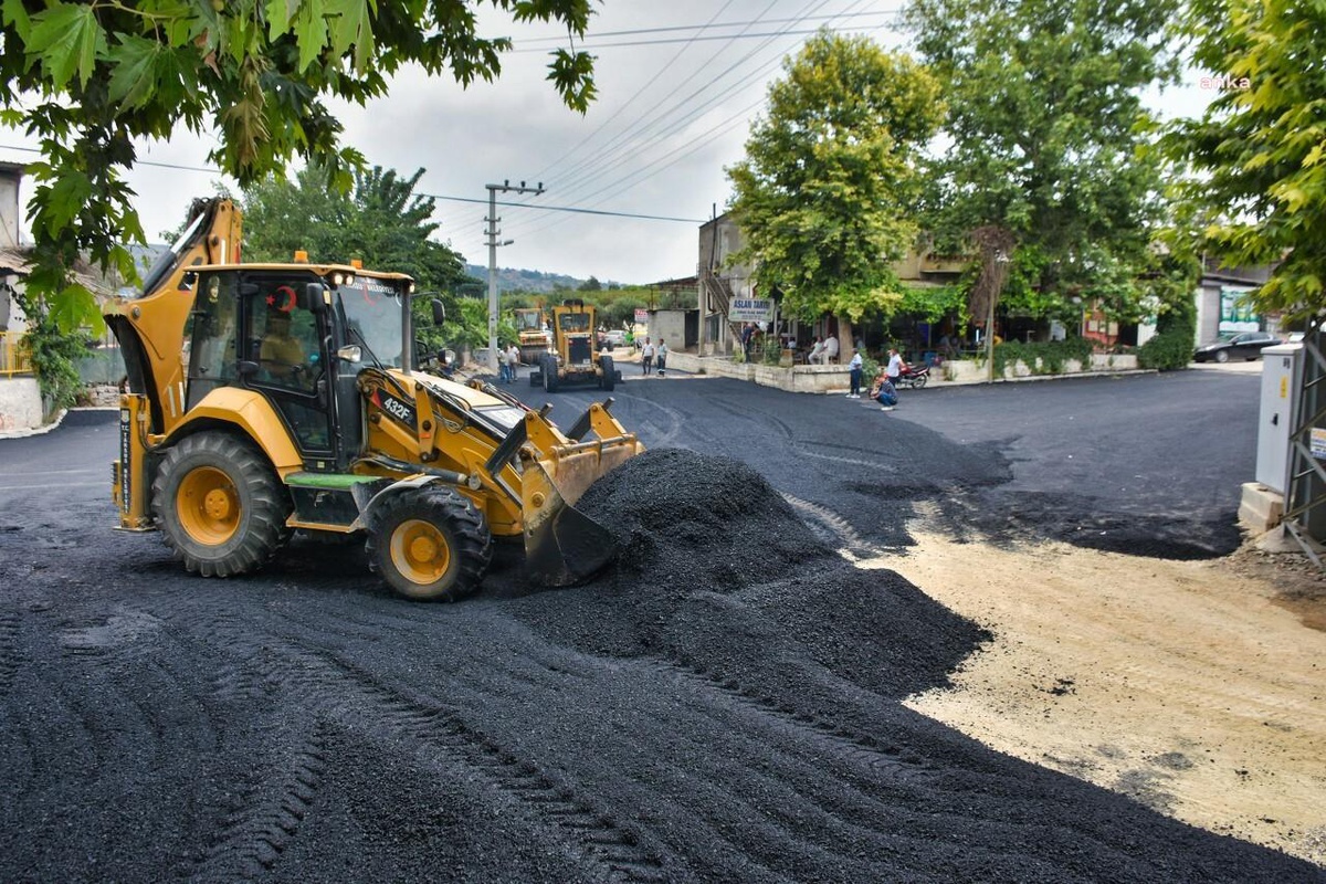 Tarsus Belediyesi, 60 Günde 21 Mahallenin Yolunu Asfaltladı