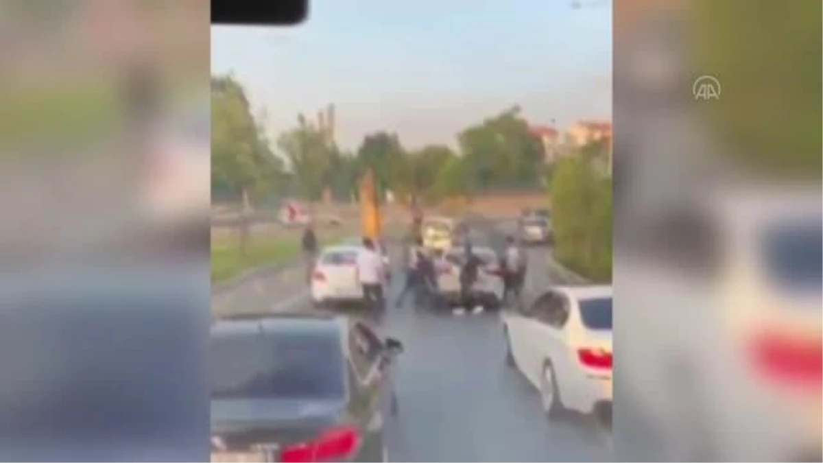 Trafikte tartıştıkları sürücüyü darbeden şüpheliler hakkında adli işlem başlatıldı