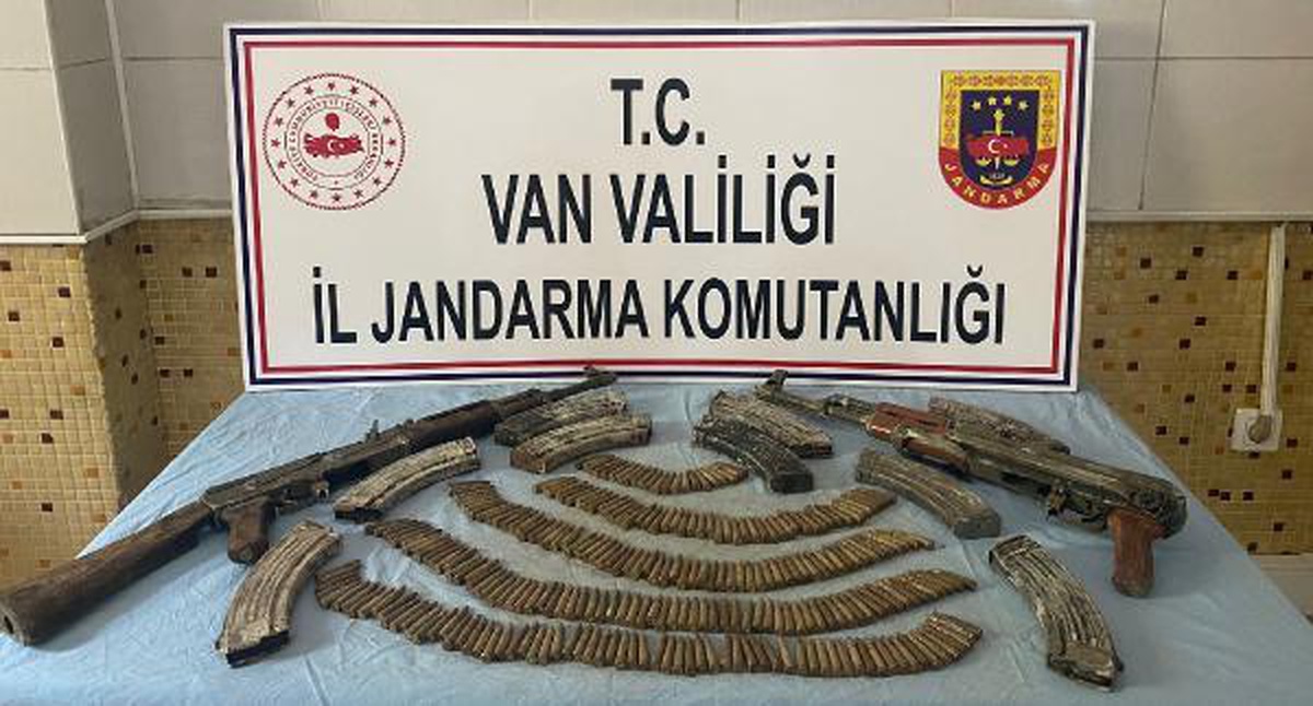 Son dakika: Van\'da PKK\'ya ait silah ve mühimmat ele geçirildi