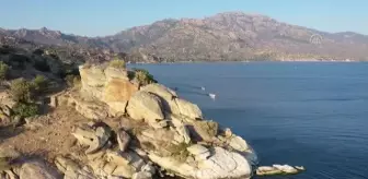 Bafa Gölü güzelliğiyle hayran bırakıyor