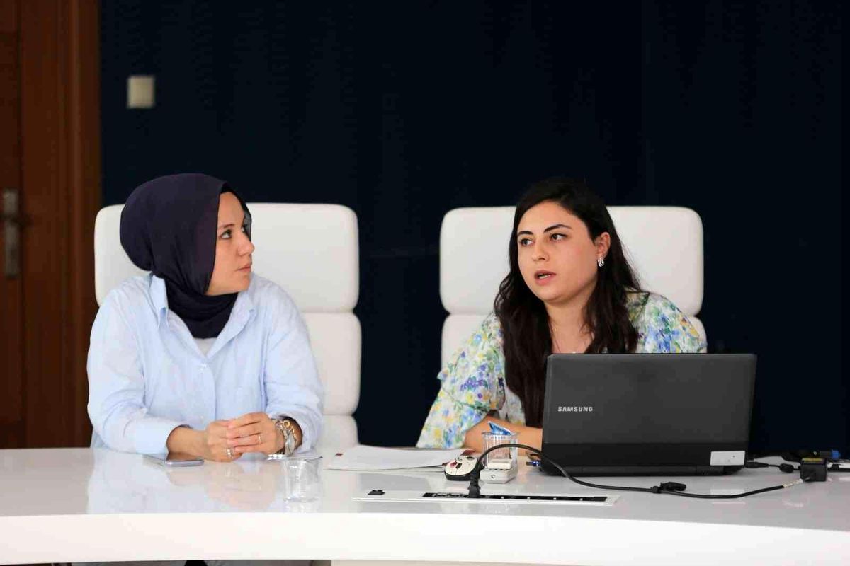 Canik Belediyesi\'nde kadına yönelik şiddetle mücadele semineri