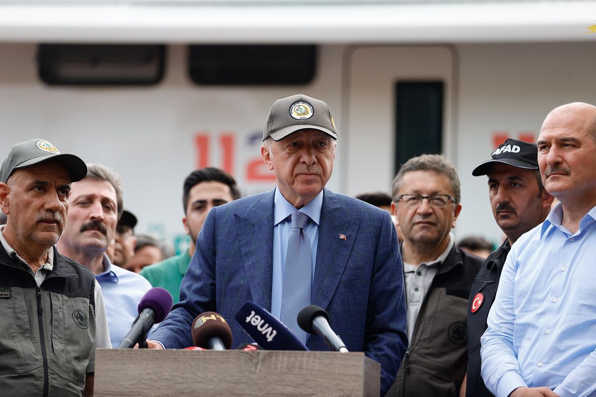 Son dakika haberleri! Cumhurbaşkanı Erdoğan: "(Orman yangınını çıkardığı iddia edilen kişi) Diyorum ki ucu nereye dayanıyor, idama mı, idam olmalı. Bu tartışılmalı ve...