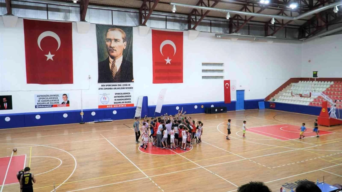 Gölcük Belediyespor namağlup yoluna devam ediyor