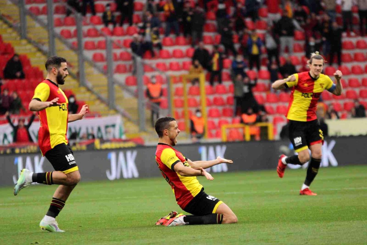 Göztepe\'de Di Santo ayrıldı