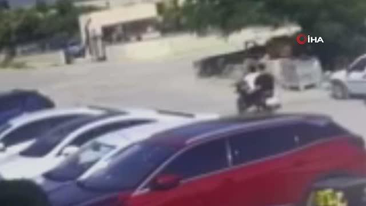 Hatay\'da iki motosiklet böyle çarpıştı: 3 yaralı