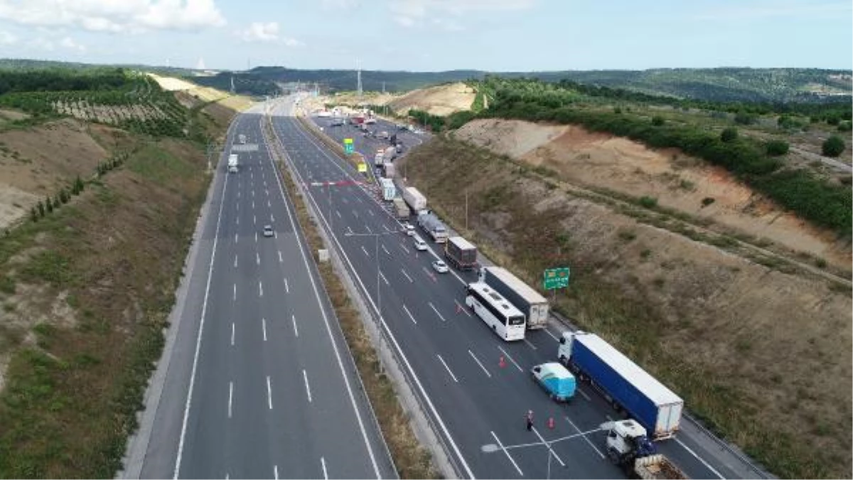 İstanbul\'a getirilen kurbanlıklara denetim havadan görüntülendi