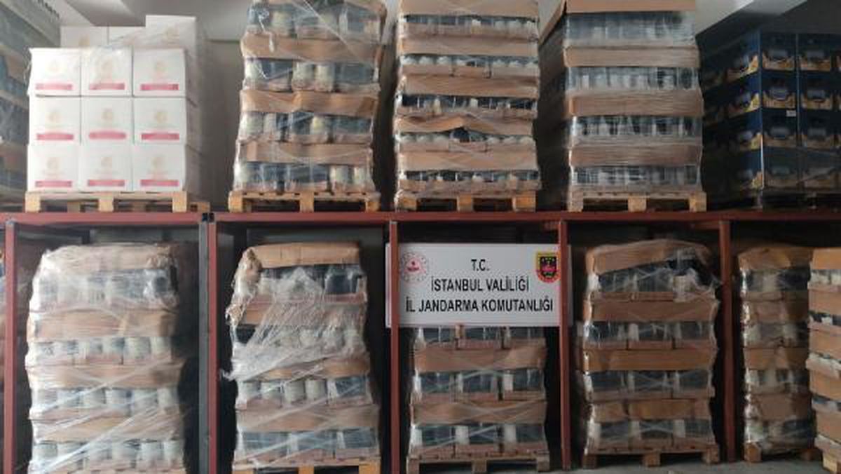 İstanbul\'da 16 bin litre sahte içki ele geçirildi
