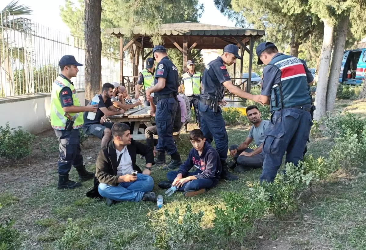 İzmir\'de yasa dışı geçiş hazırlığındaki 118 düzensiz göçmen yakalandı