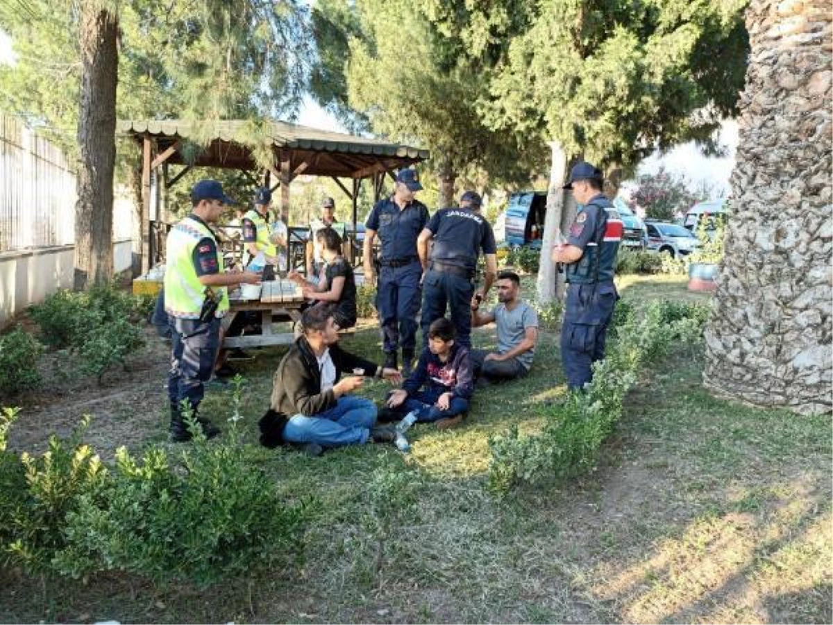 İzmir\'in 4 ilçesinde 314 kaçak göçmen yakalandı