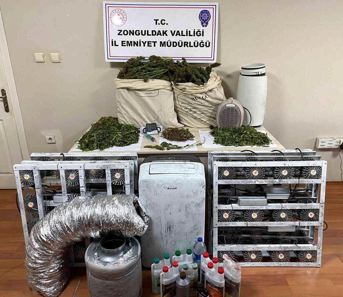 Kdz. Ereğli\'de 24 kilo uyuşturucu yakalandı