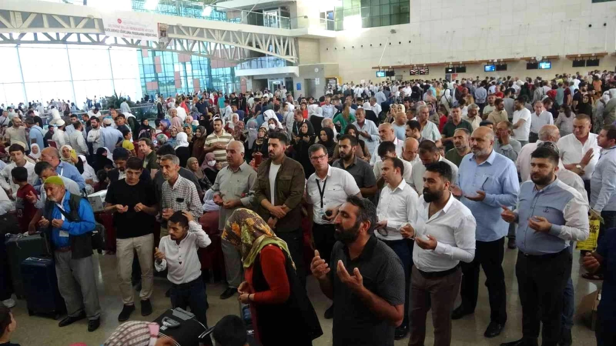 Mardin\'de hacı adayları kutsal topraklara uğurlandı