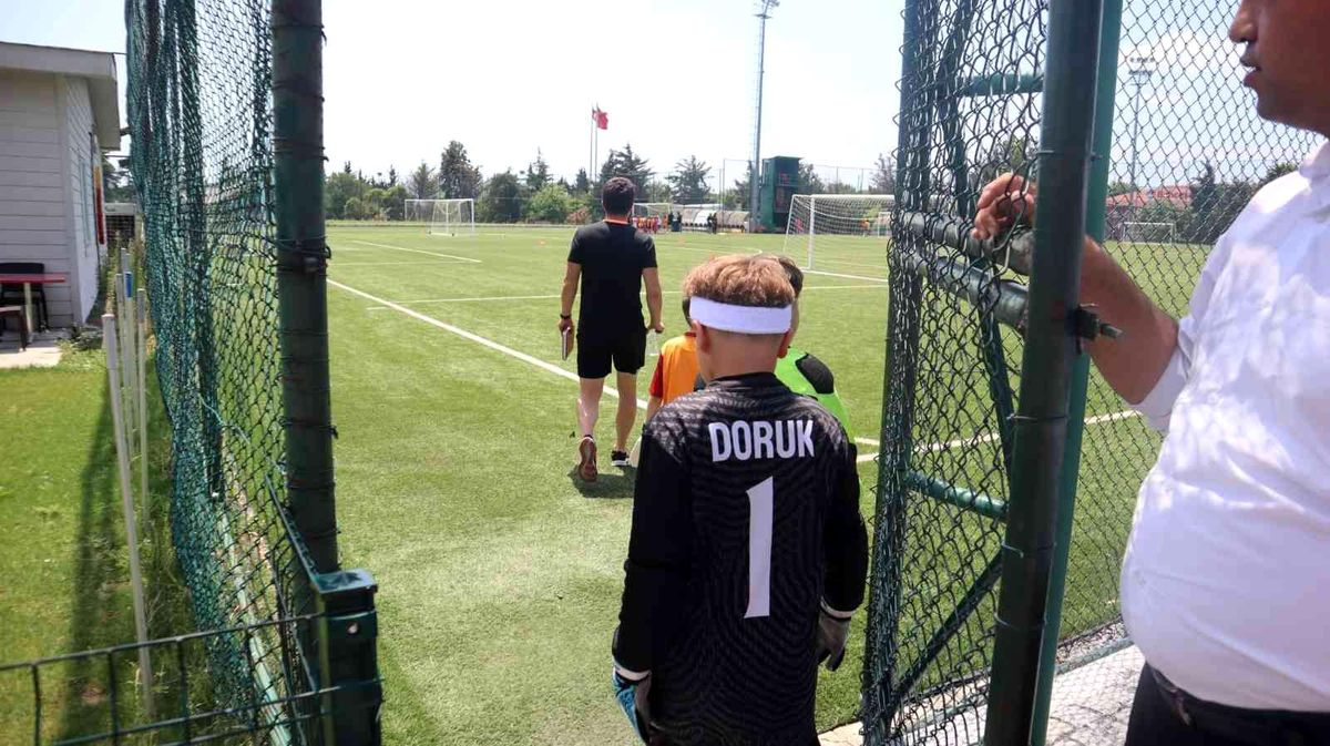 Son dakika... Söğütlü genç yetenek Galatasaray\'a transfer oldu