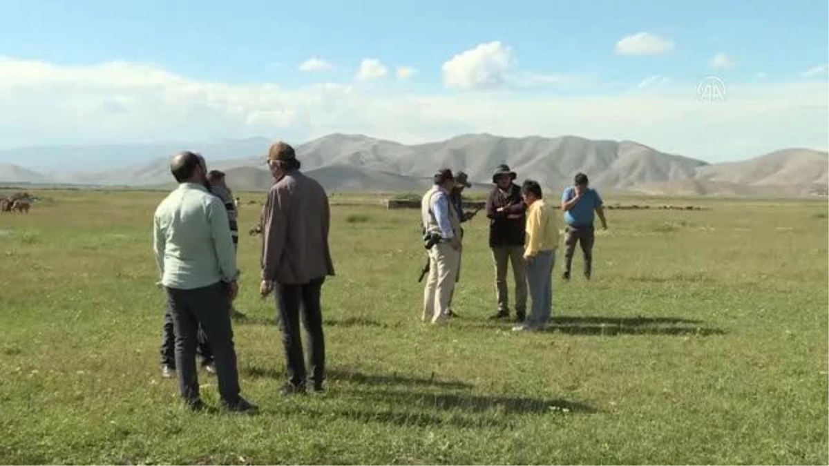 Türk ve Moğol bilim insanları Van\'da İlhanlı sarayının izini sürüyor (1)