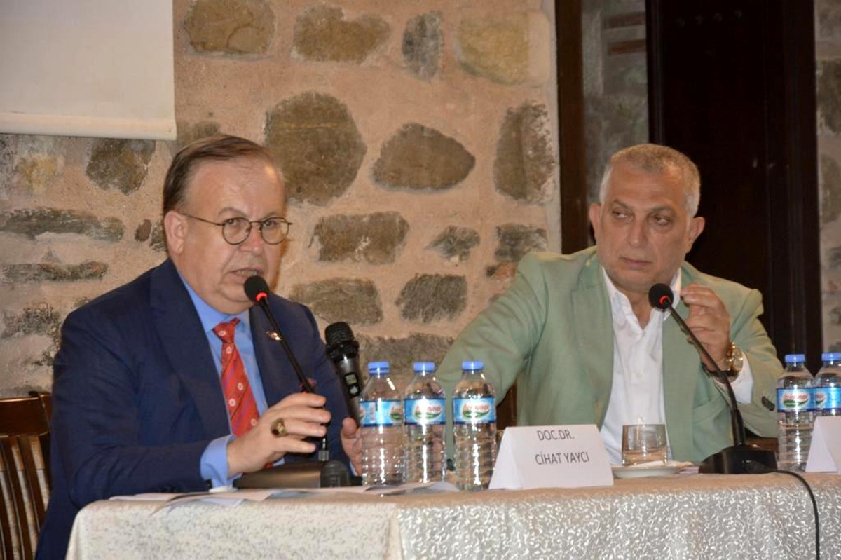 Yaycı Paşa ve AK Parti MKYK Üyesi Külünk, Bursa\'dan uyardı: "Mavi Vatan\'ın bir damlası için savaşırız"